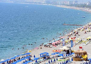Antalya da sıcak hava bunalttı